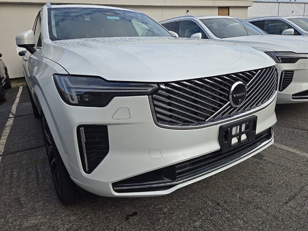 New 2025 Volvo XC90 T8 Ultra image 3