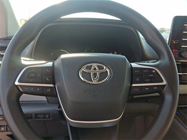 Used 2021 Toyota Sienna LE image 19