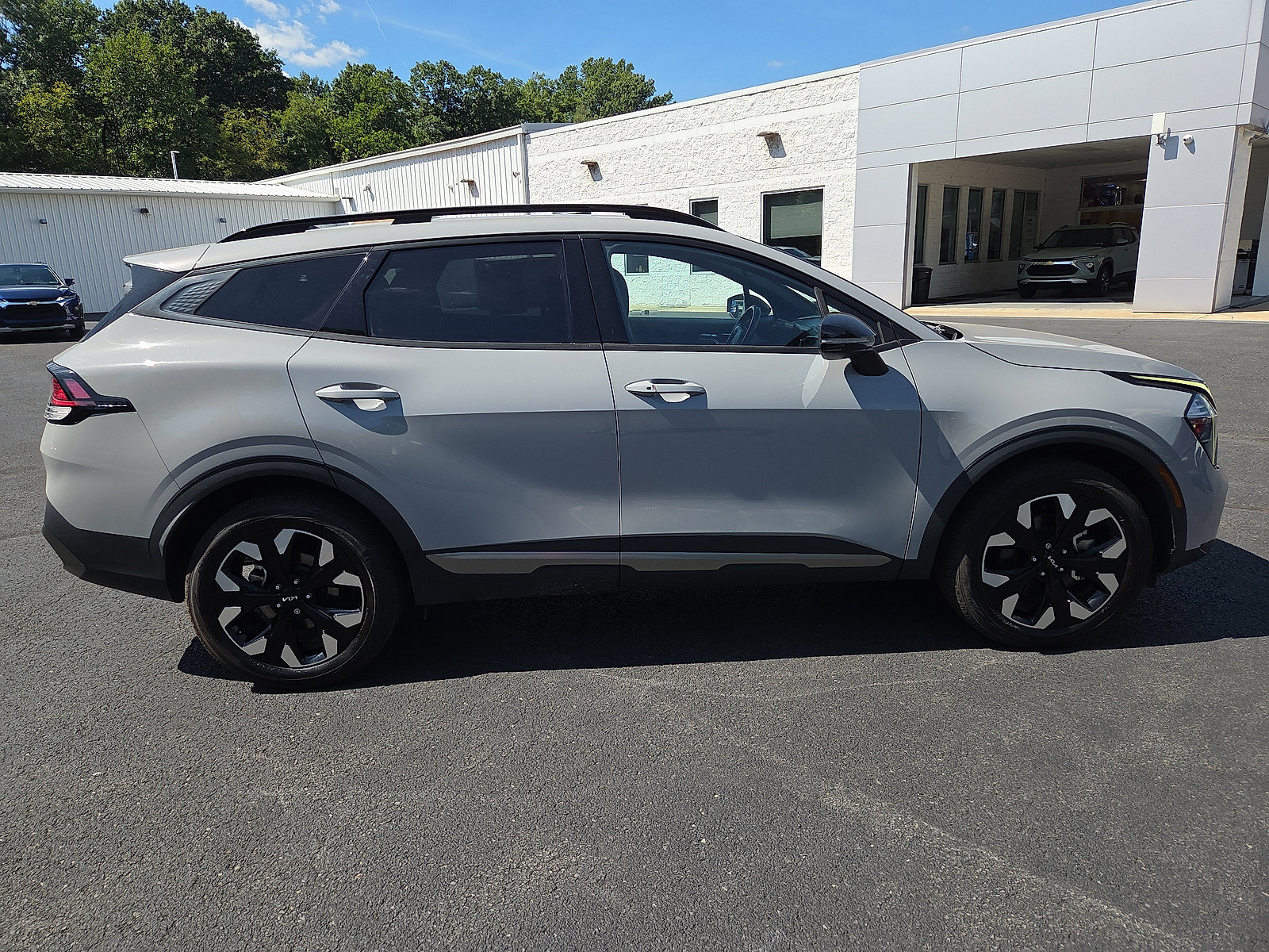 Used 2023 Kia Sportage X-Line AWD/4WD image 2