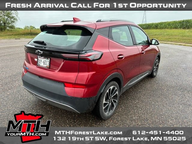 Used 2022 Chevrolet Bolt EUV Premier w/ Sun & Sound Package FWD image 8