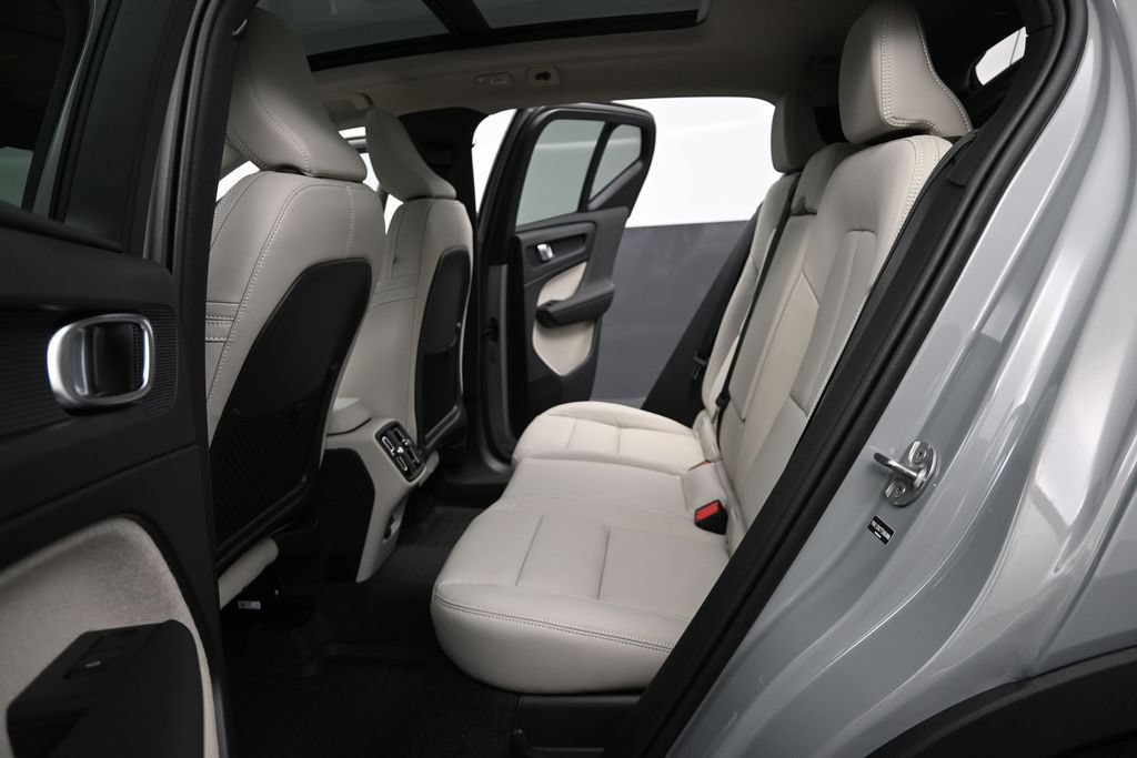 New 2026 Volvo XC40 B5 Plus w/ Protection Package Premier AWD/4WD image 13