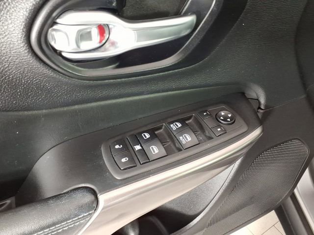 Used 2021 Jeep Cherokee Latitude Lux AWD/4WD image 15