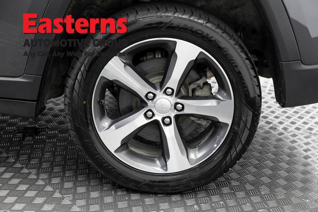 Used 2023 Jeep Grand Cherokee 4WD 4xe image 36