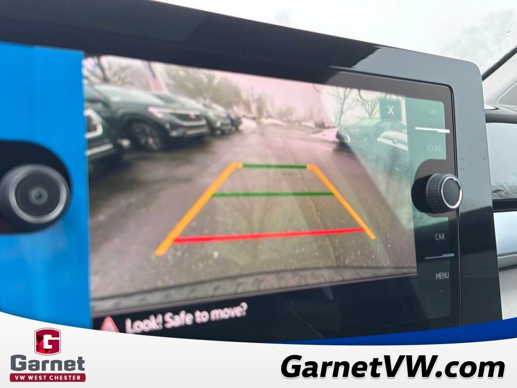 New 2026 Volkswagen Taos SE image 16