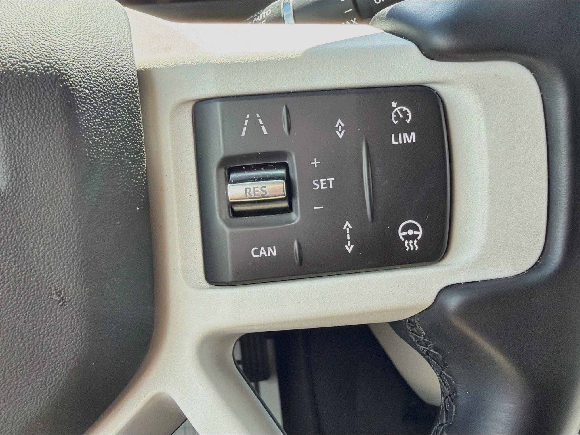 Used 2025 Land Rover Defender 110 S AWD/4WD image 39
