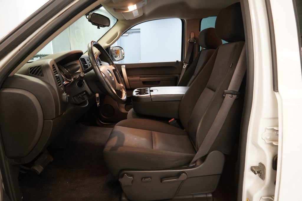 Used 2011 Chevrolet Silverado 1500 LT w/ All-Star Edition AWD/4WD image 5