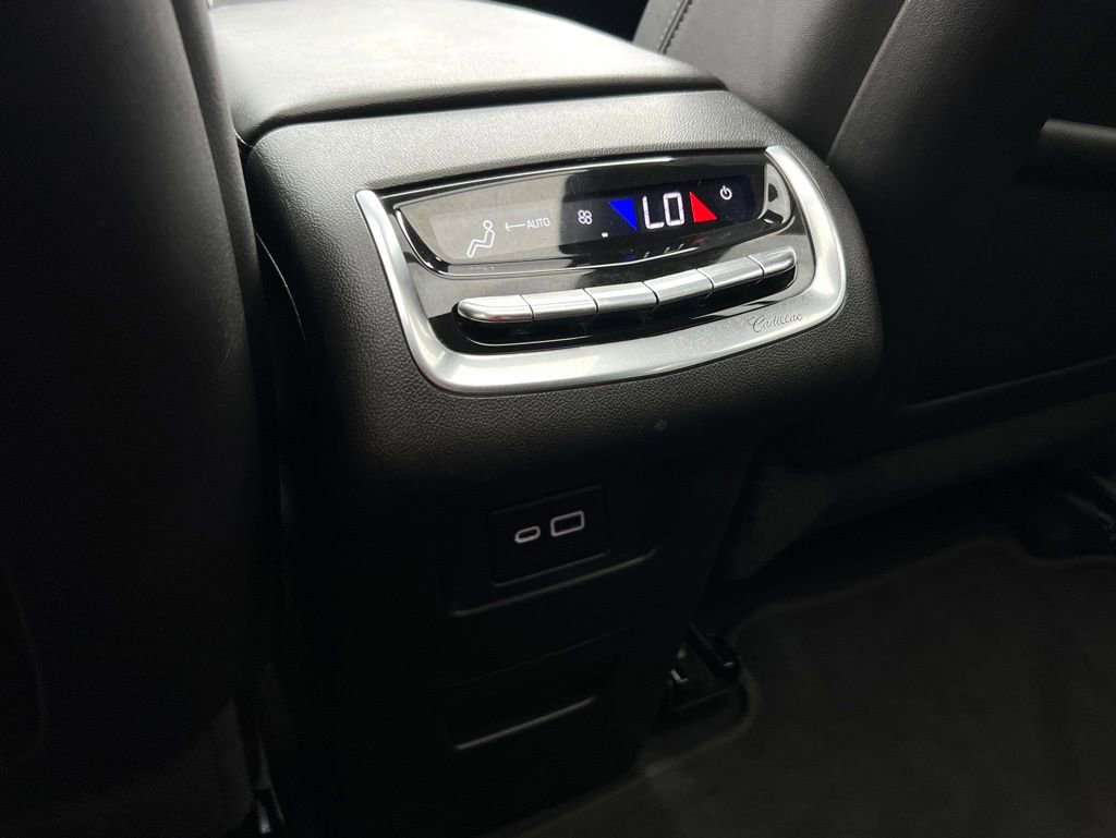 Used 2022 Cadillac XT6 Premium Luxury image 15