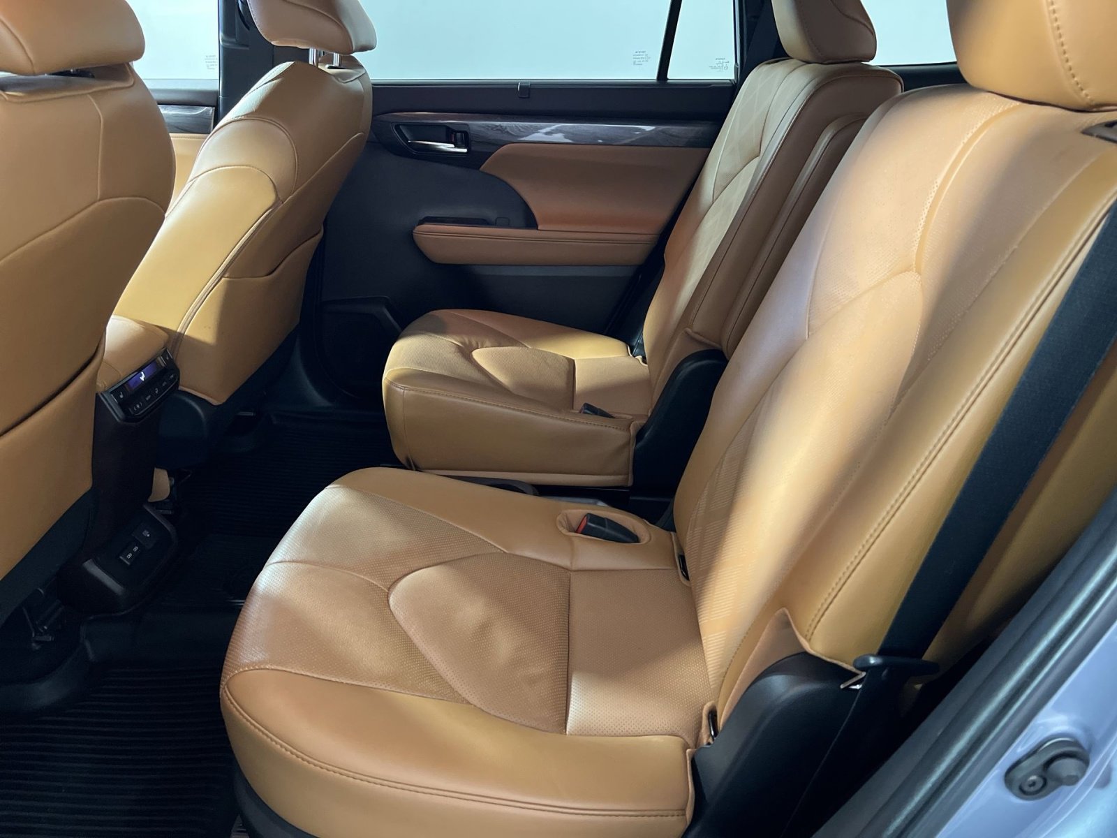 Used 2022 Toyota Highlander Platinum image 25