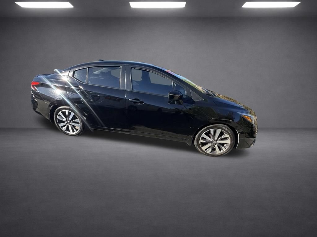 Used 2020 Nissan Versa SR FWD image 12