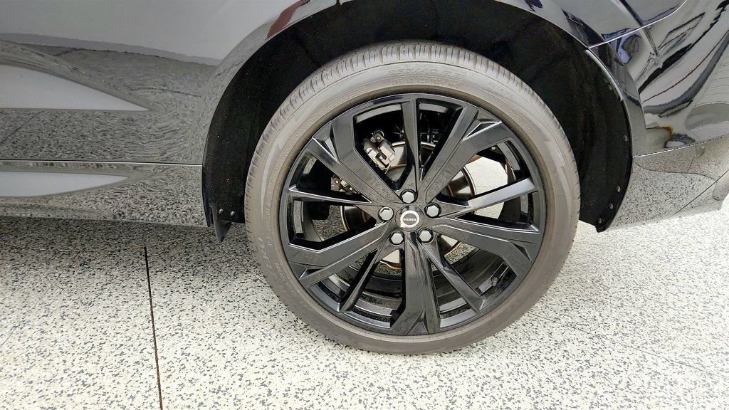 Used 2025 Volvo XC60 B5 Ultra w/ Protection Package Premier AWD/4WD image 9