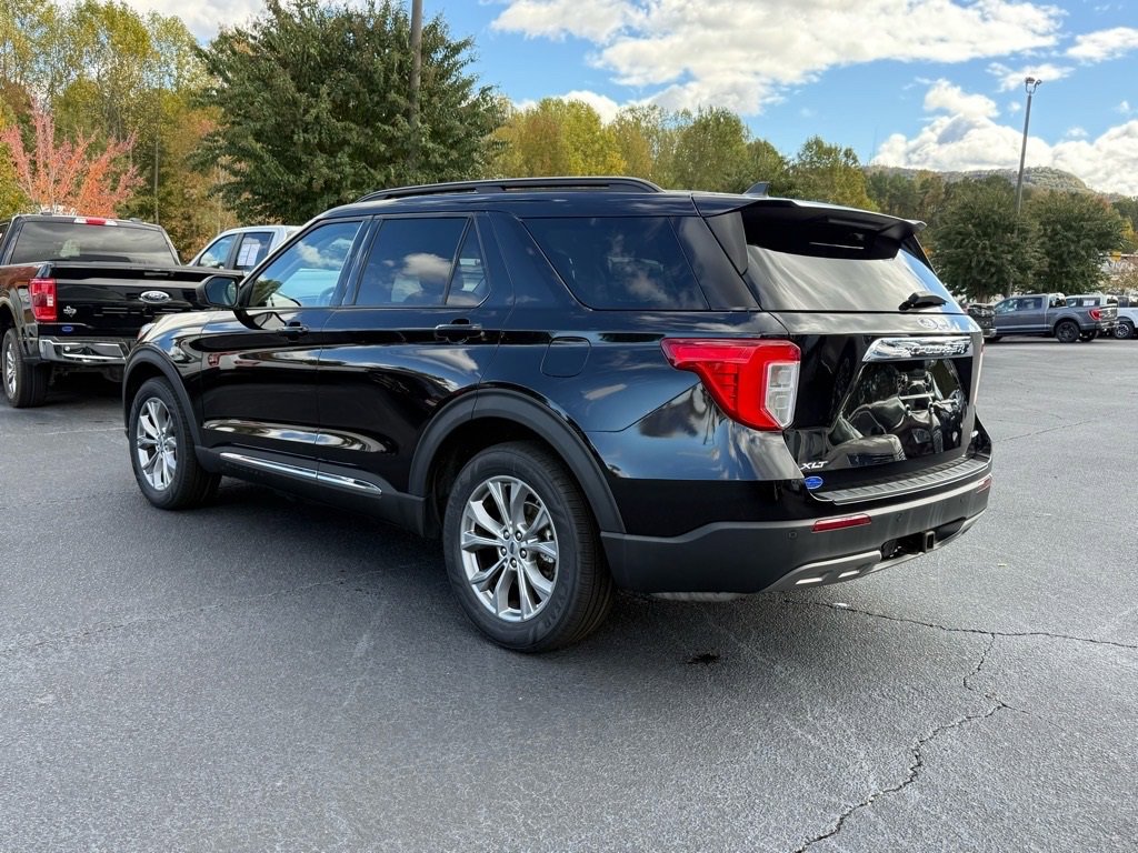 Certified 2022 Ford Explorer XLT w/ Equipment Group 202A image 6