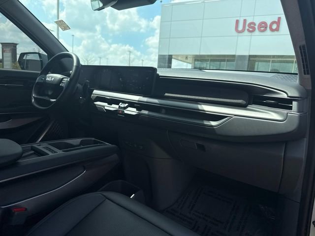 Used 2024 Kia EV9 Light Long Range RWD image 19
