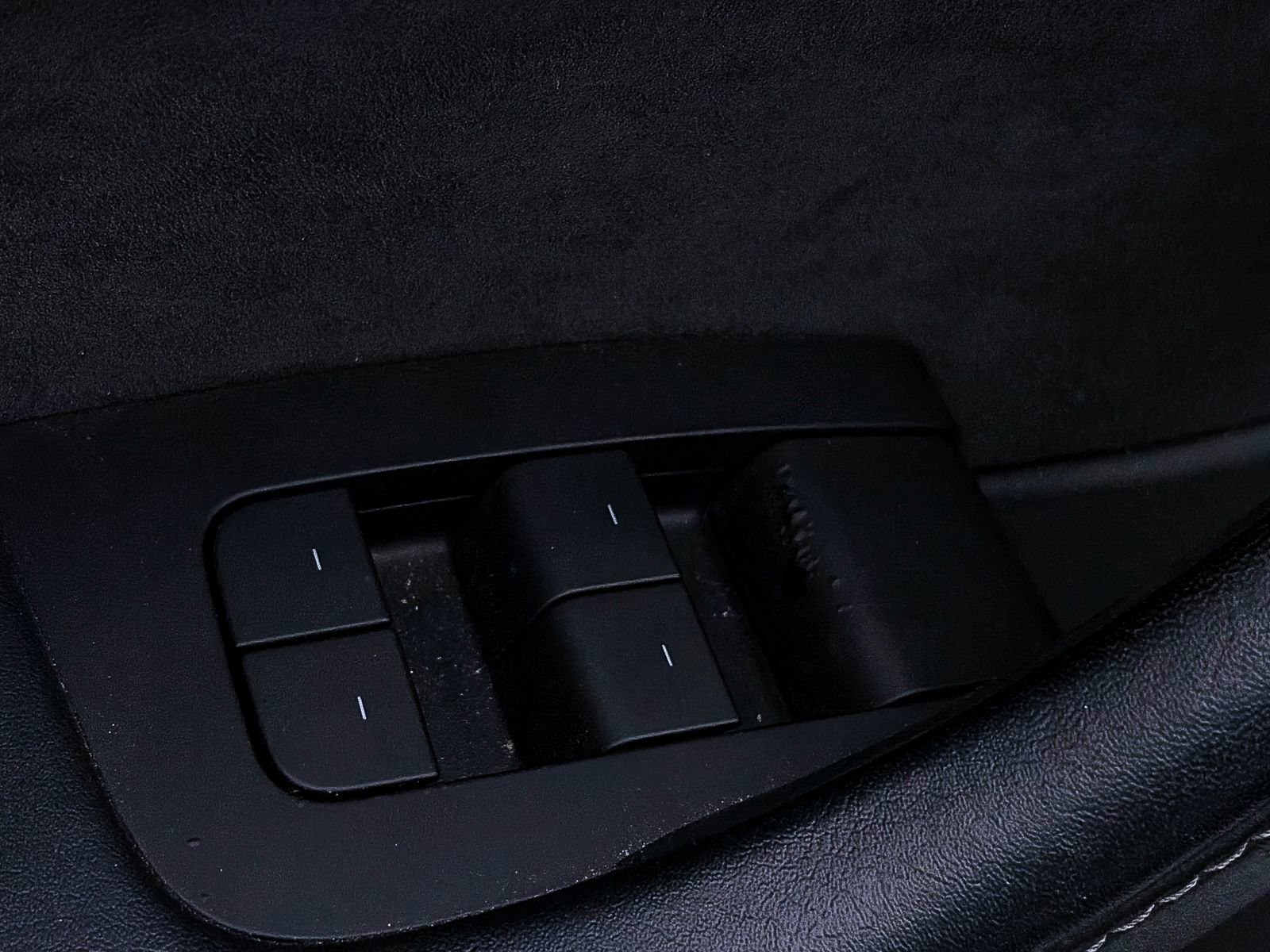 Used 2022 Tesla Model Y Long Range image 17