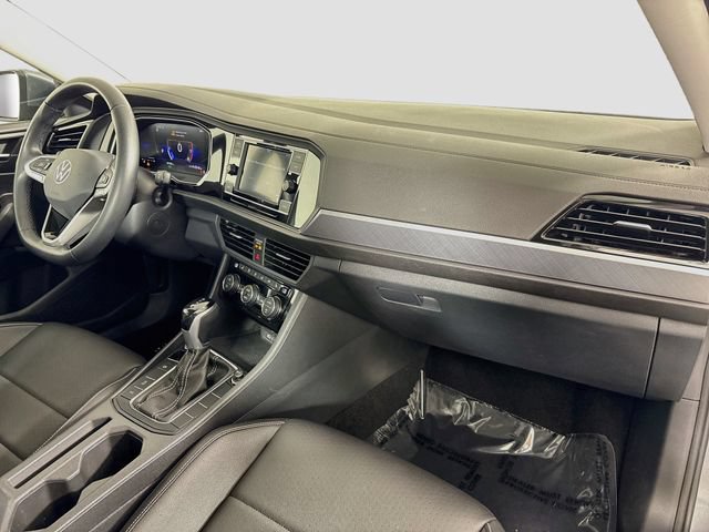 Certified 2024 Volkswagen Jetta SE FWD image 29