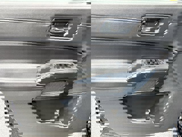 Certified 2025 Nissan Pathfinder SV image 16