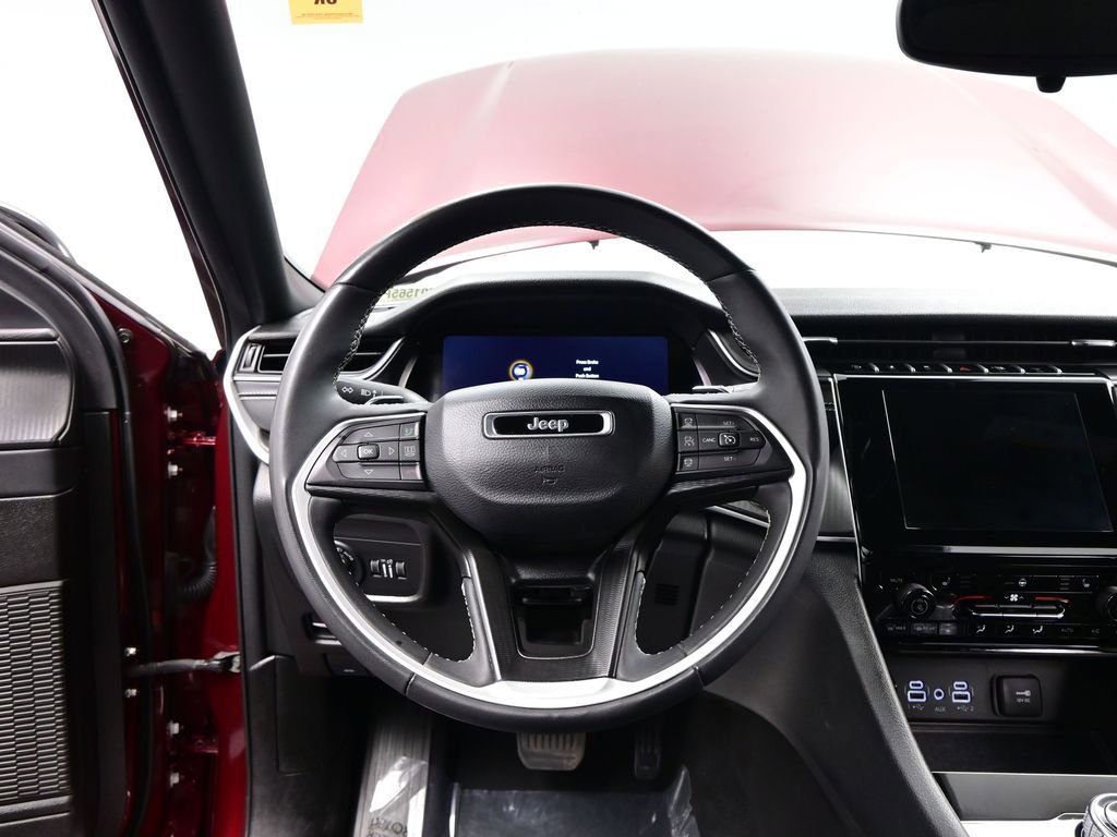 Used 2024 Jeep Grand Cherokee Altitude image 24