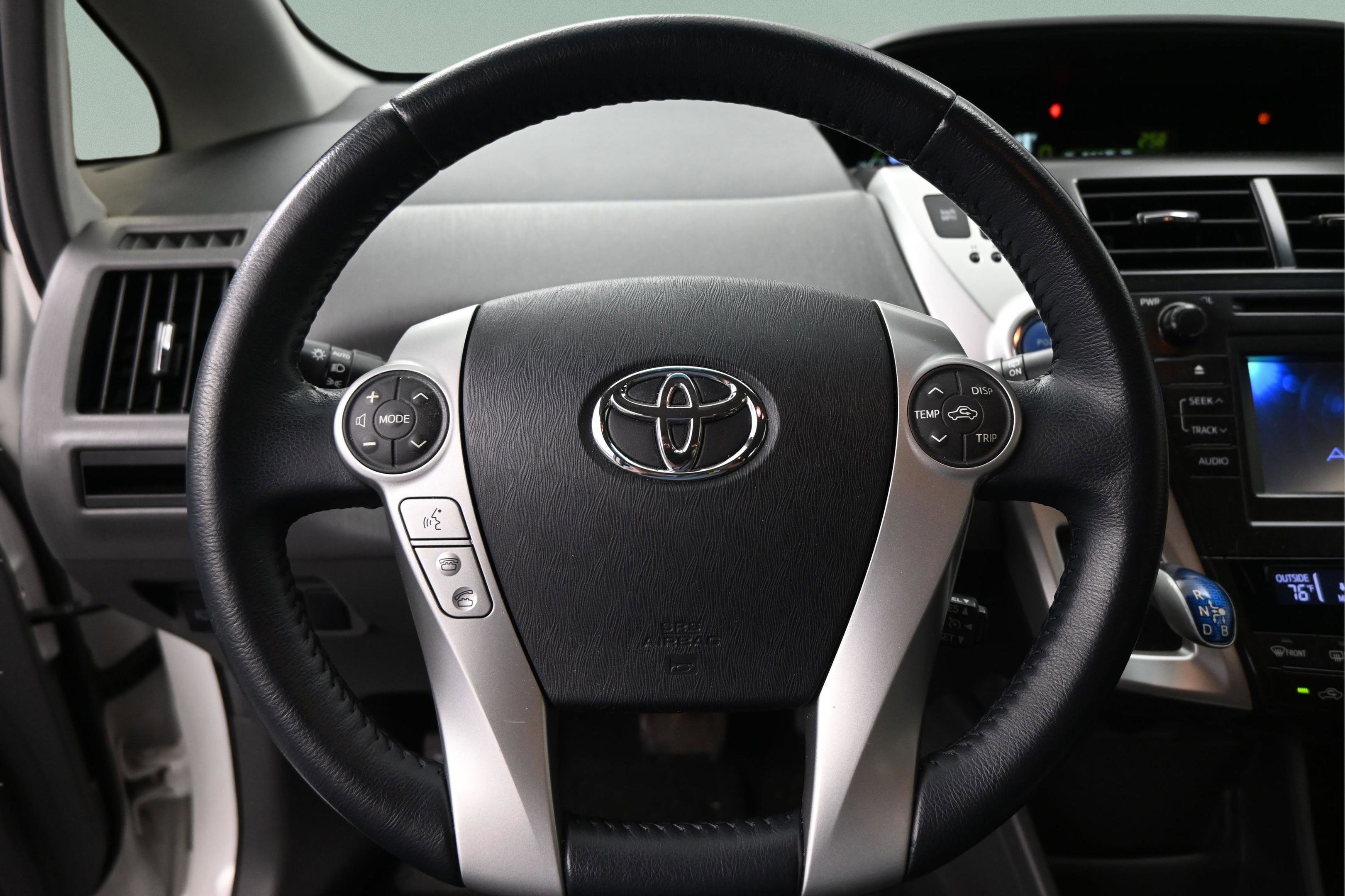 Used 2013 Toyota Prius V Five FWD image 29