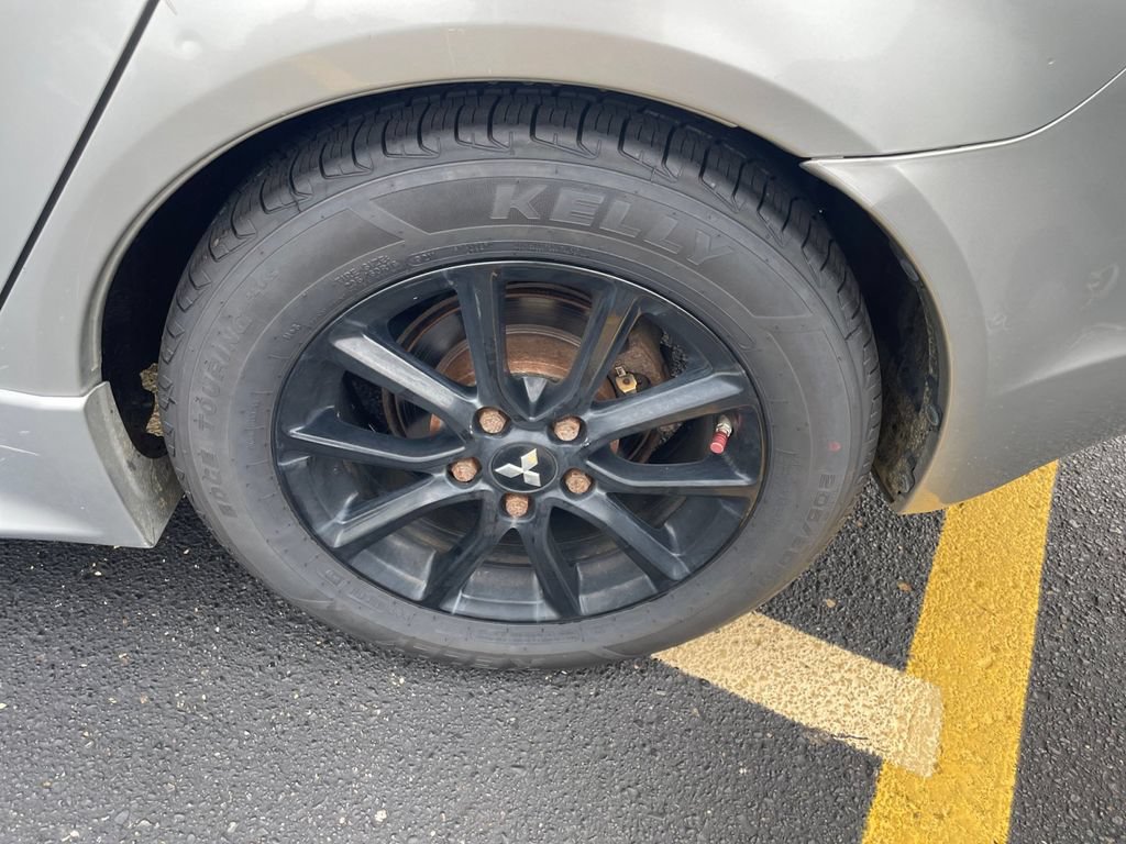 Used 2017 Mitsubishi Lancer ES FWD image 11