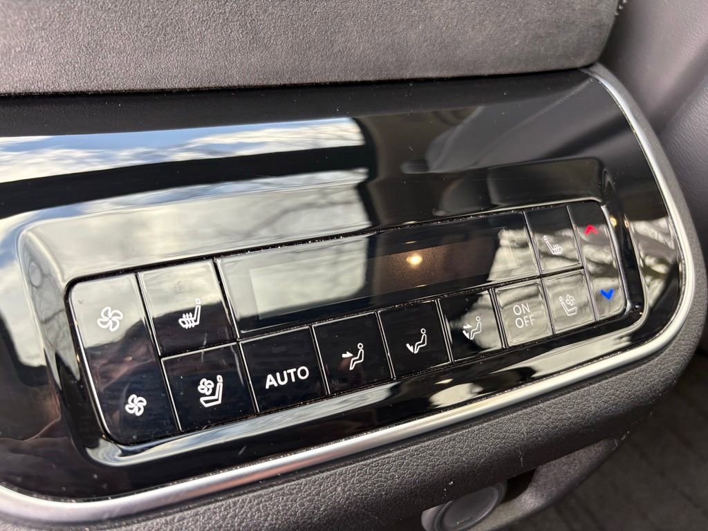 Used 2025 INFINITI QX80 Sensory image 46