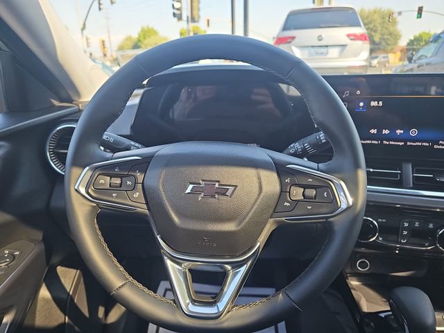 Used 2025 Chevrolet Trax ACTIV w/ Sunroof Package FWD image 16