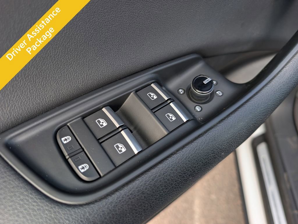 Used 2019 Audi Q8 Prestige w/ Towing Package image 12