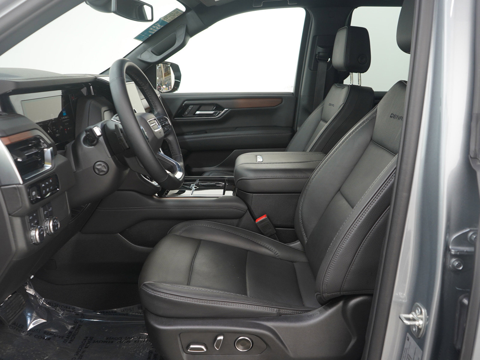 Used 2025 GMC Yukon Denali AWD/4WD image 28