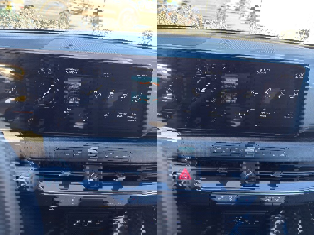 Used 2025 Kia K4 EX image 12