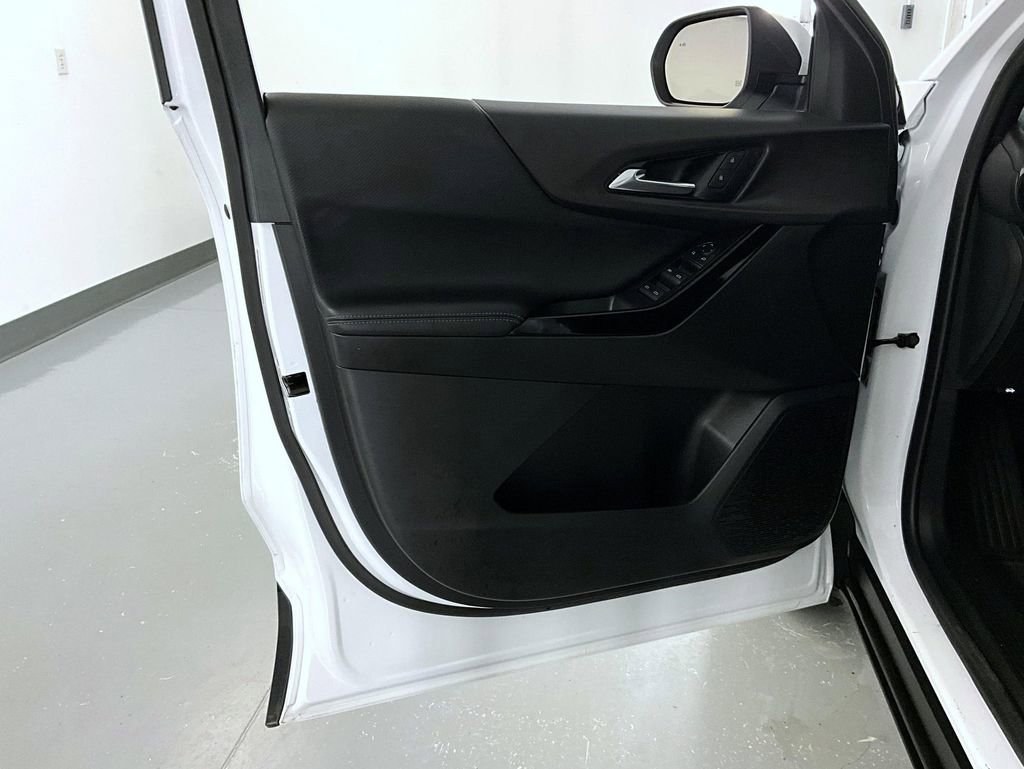 Certified 2025 Chevrolet Equinox LT image 9