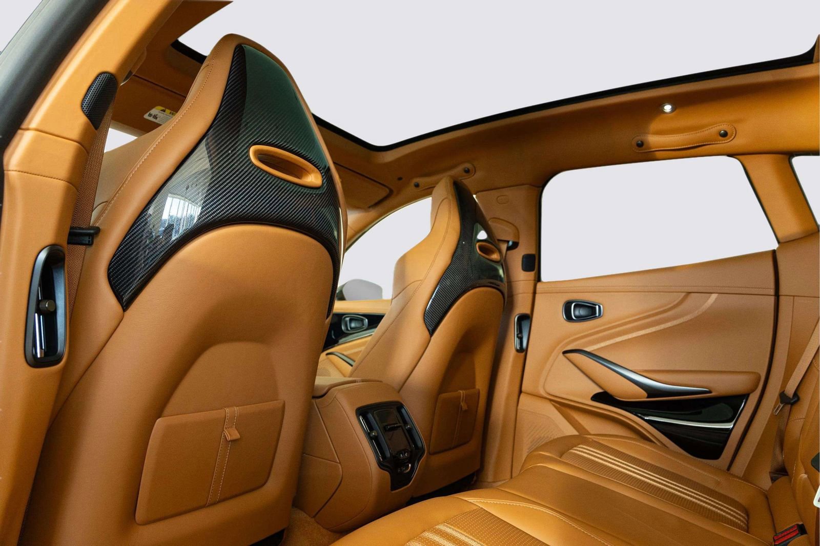 New 2026 Aston Martin DBX 707 AWD/4WD image 39