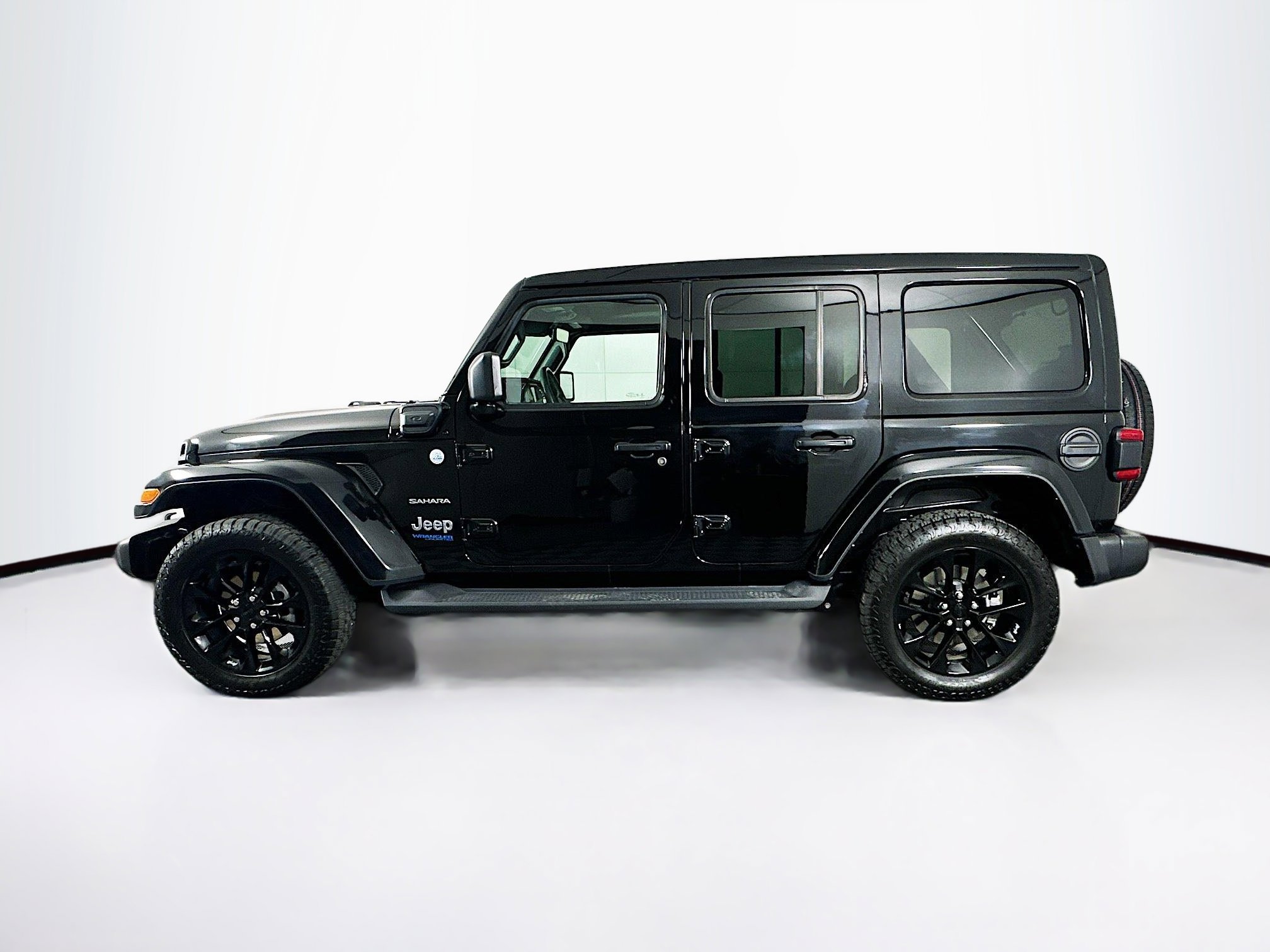 Used 2021 Jeep Wrangler Sahara w/ Cold Weather Group image 4