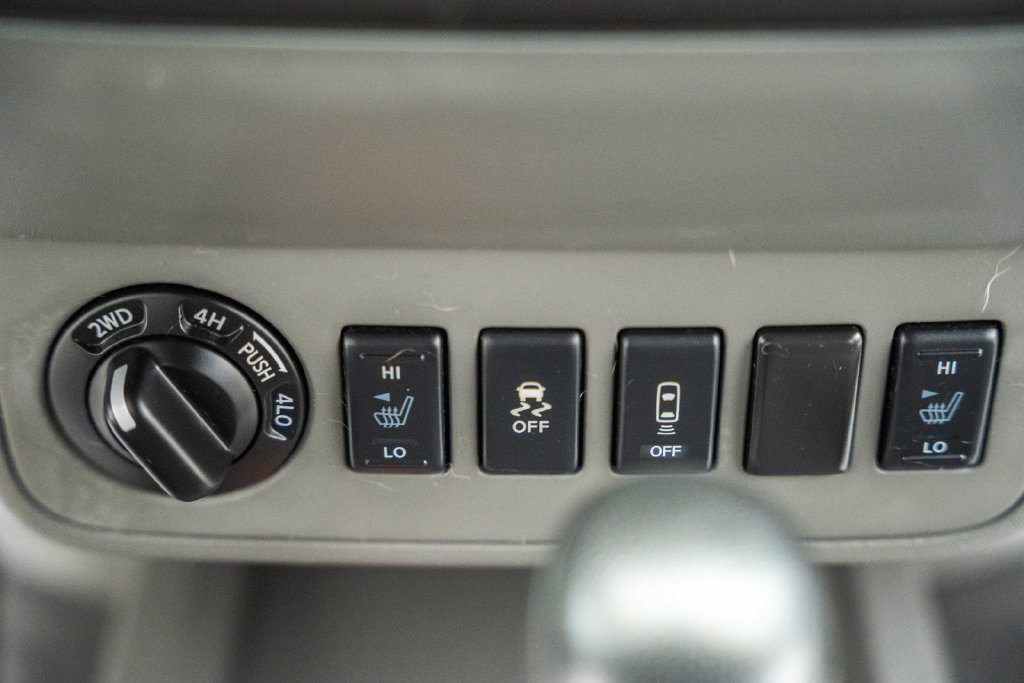 Used 2020 Nissan Frontier SV w/ Midnight Edition Floor Mats AWD/4WD image 28
