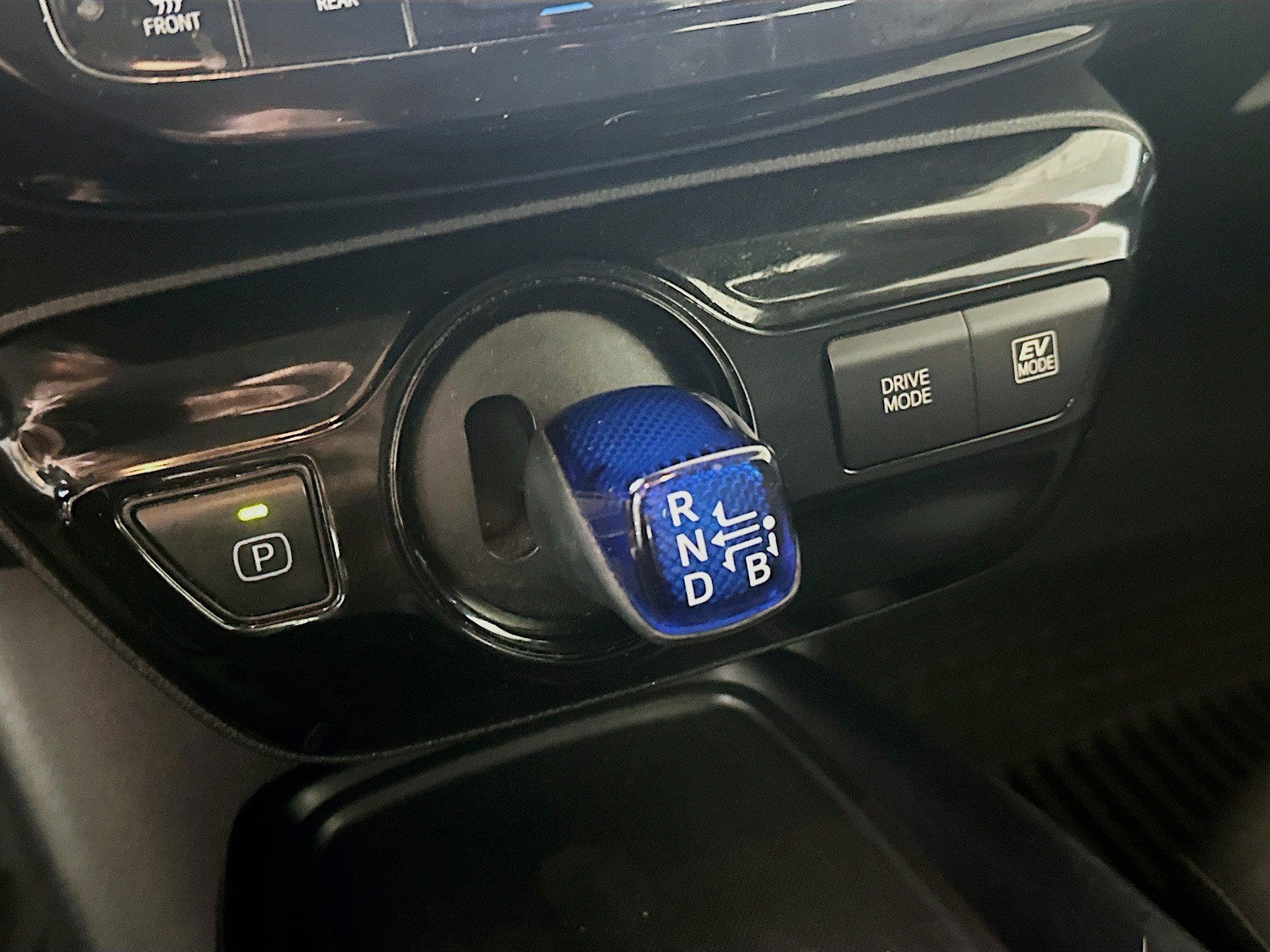 Used 2021 Toyota Prius LE FWD image 25