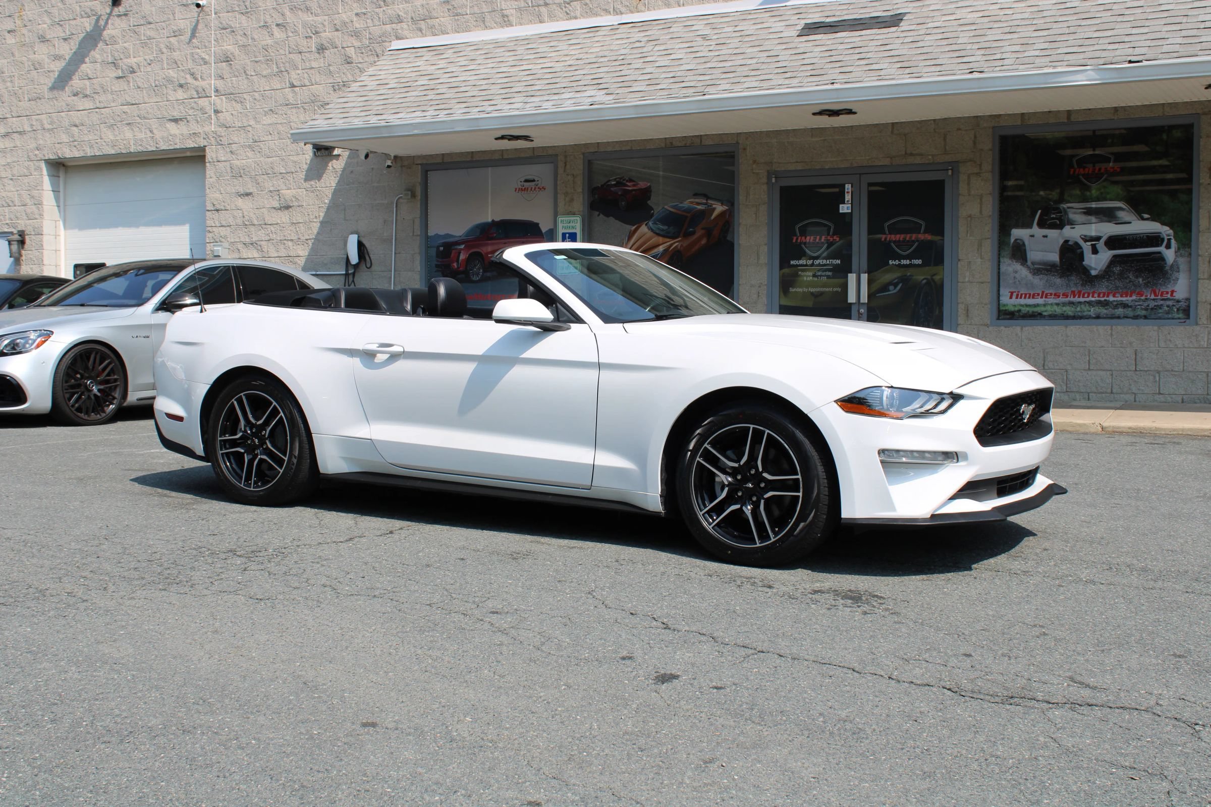 Used 2022 Ford Mustang Premium RWD image 3