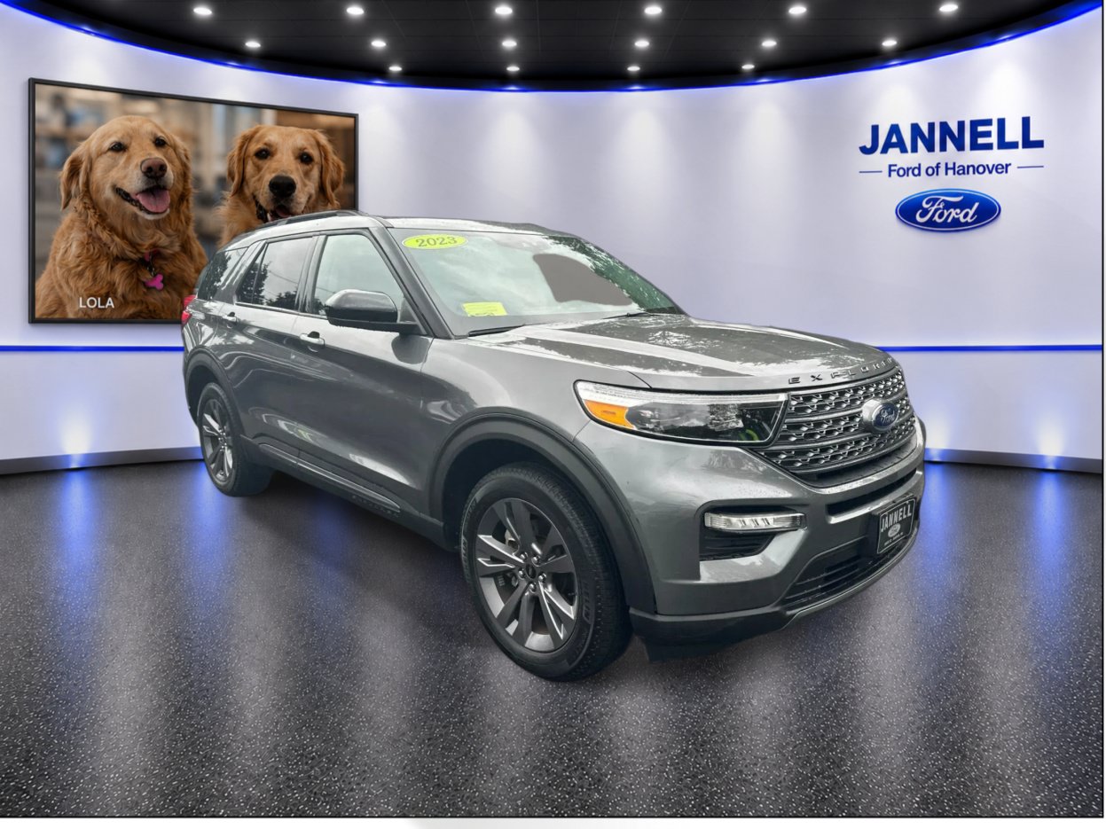 Used 2023 Ford Explorer XLT w/ Equipment Group 202A AWD/4WD image 3