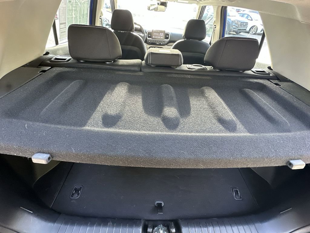 Used 2024 Hyundai Venue SEL image 22