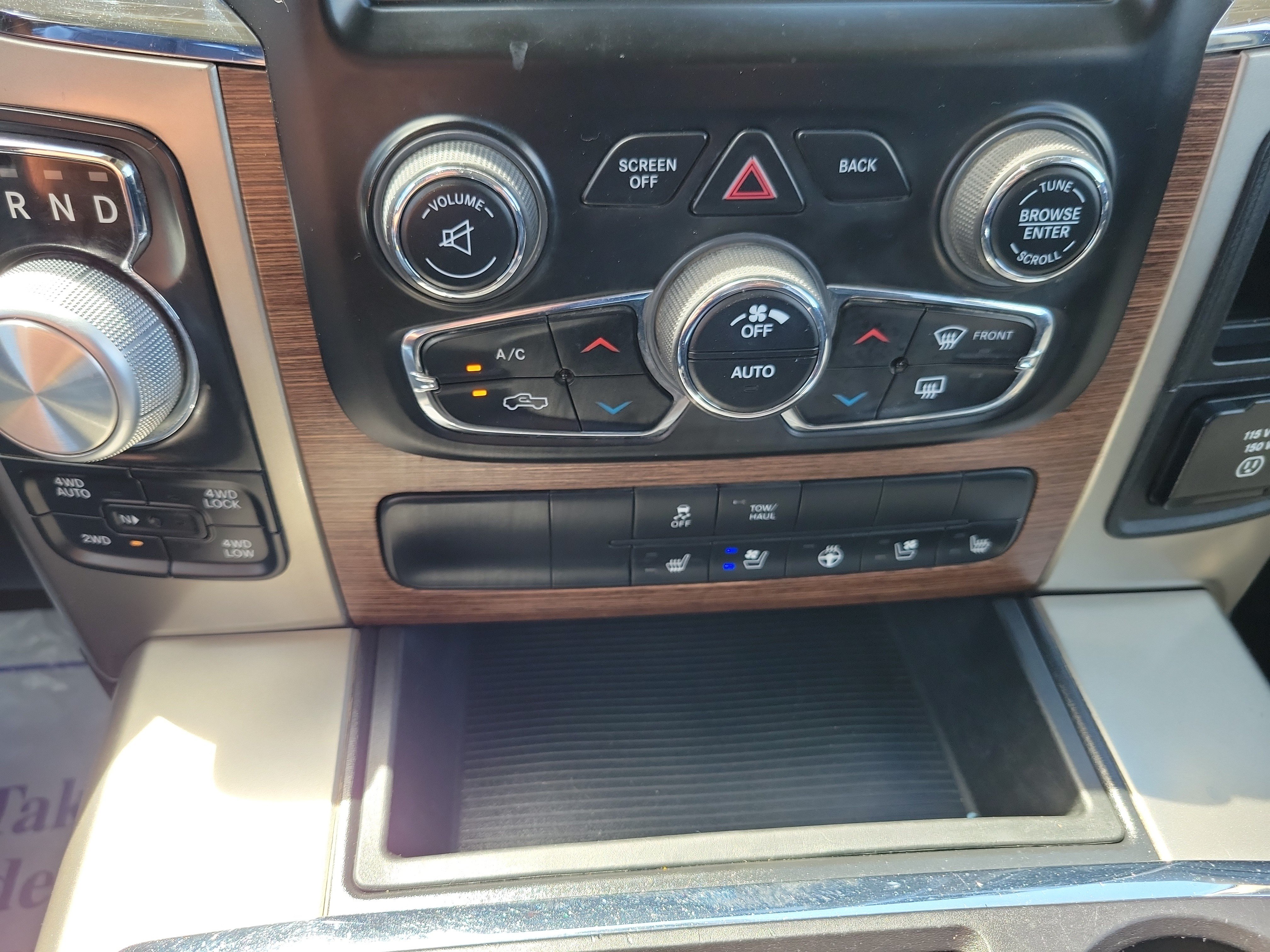 Used 2013 RAM 1500 Laramie w/ Convenience Group AWD/4WD image 21