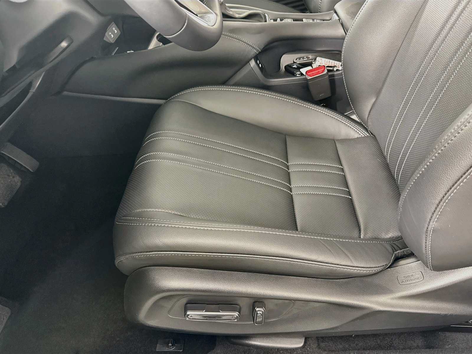 Certified 2026 Honda HR-V EX-L image 32