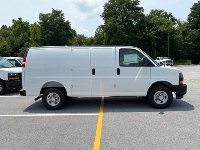 New 2026 Chevrolet Express 3500 w/ Driver Convenience Package RWD image 9