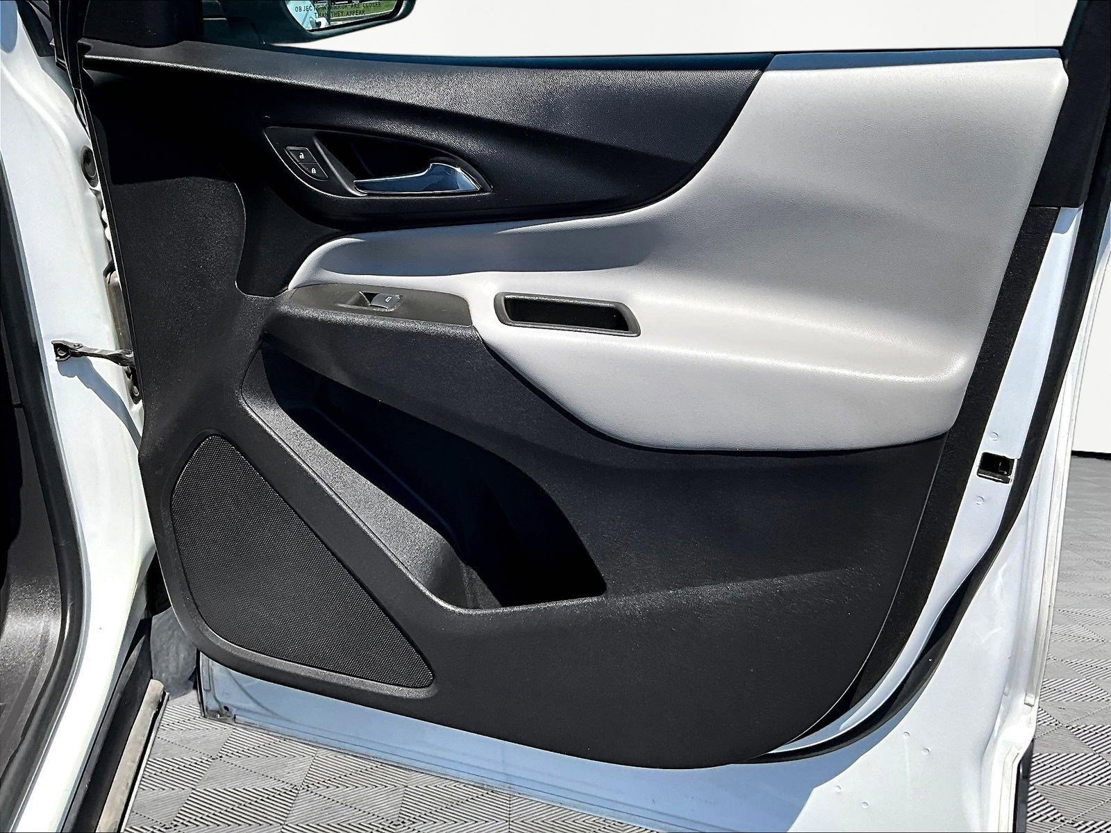 Used 2021 Chevrolet Equinox LS w/ LS Convenience Package FWD image 28
