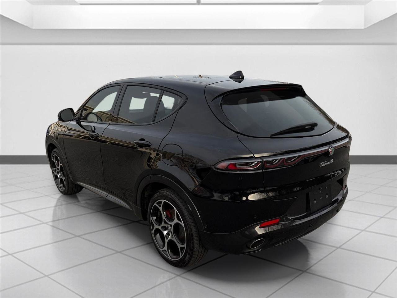 Used 2024 Alfa Romeo Tonale Veloce w/ Active Assist Package AWD/4WD image 9