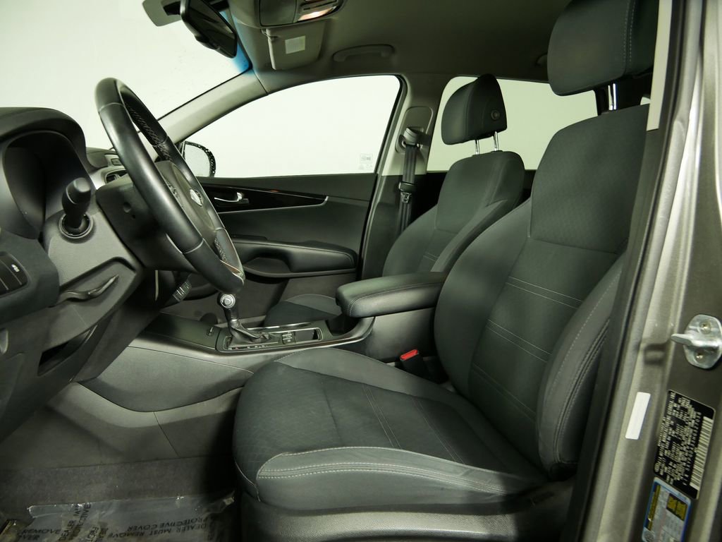 Certified 2017 Kia Sorento LX w/ LX Convenience Package image 12