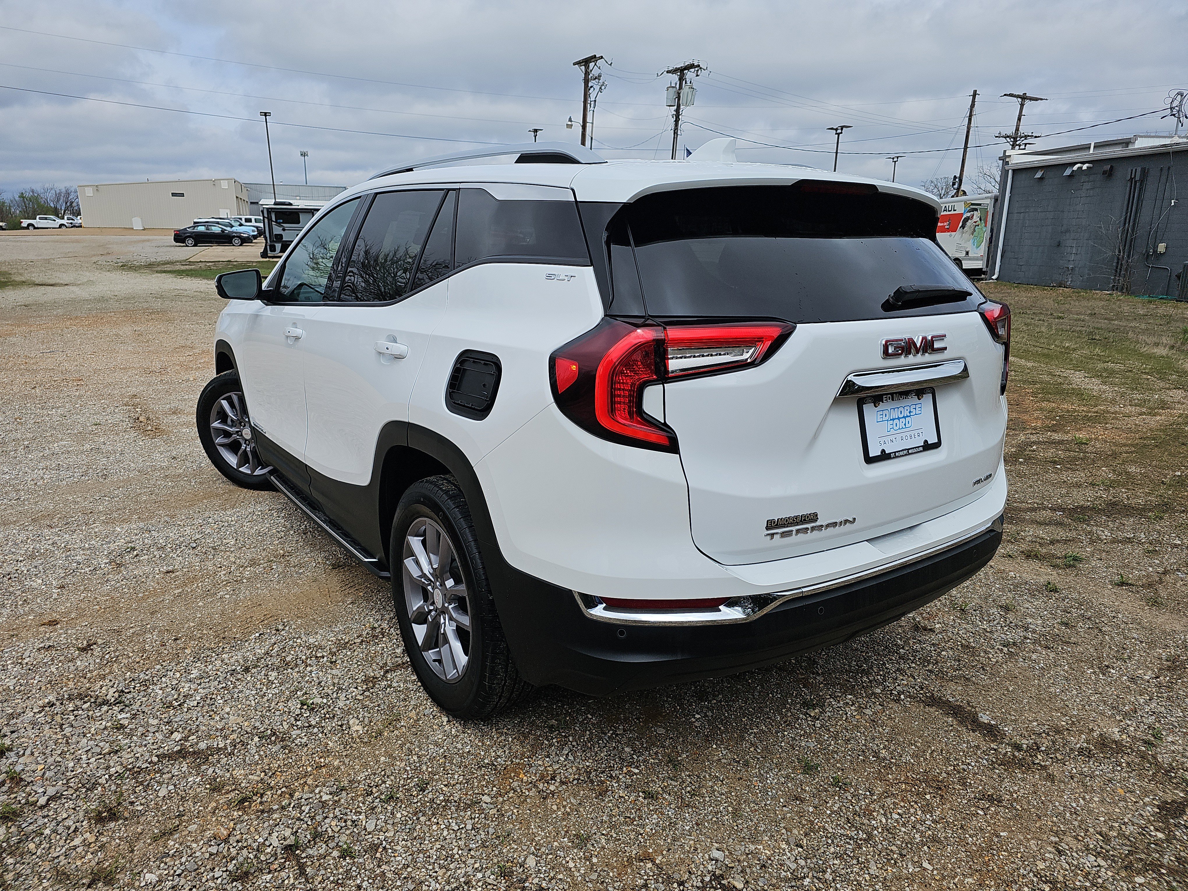 Used 2024 GMC Terrain SLT w/ LPO, Floor Liner Package image 6