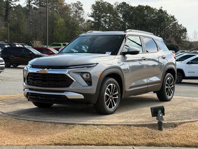 Used 2025 Chevrolet TrailBlazer LT image 3