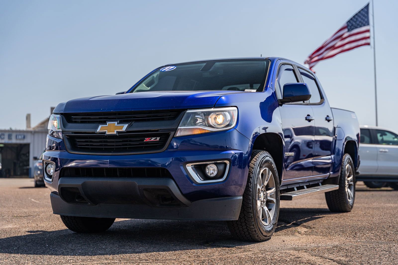 Used 2017 Chevrolet Colorado Z71 AWD/4WD image 3