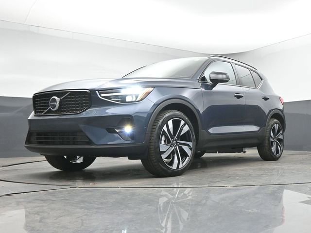New 2026 Volvo XC40 B5 Plus w/ Climate Package AWD/4WD image 41