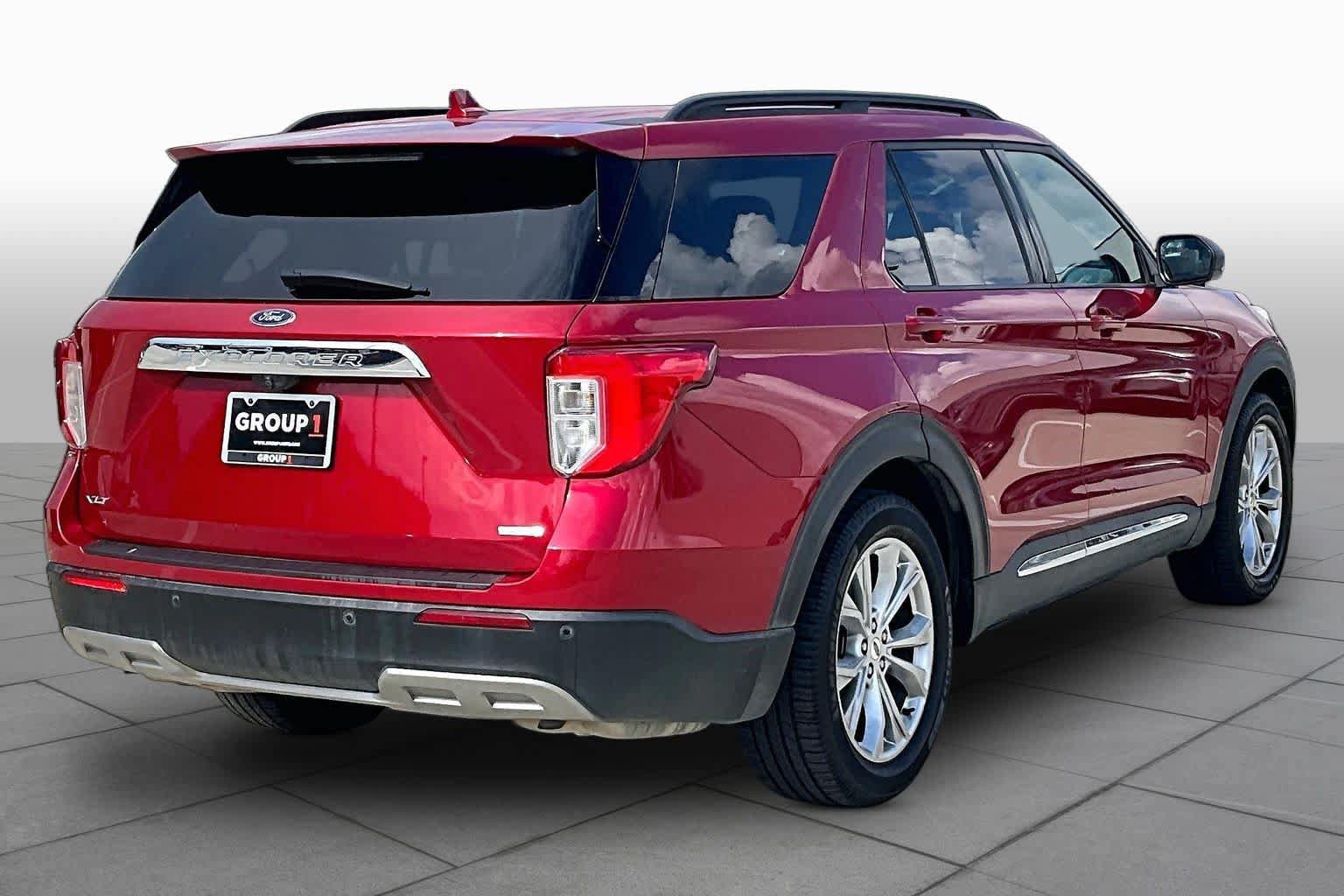 Used 2020 Ford Explorer XLT w/ Equipment Group 202A RWD image 12
