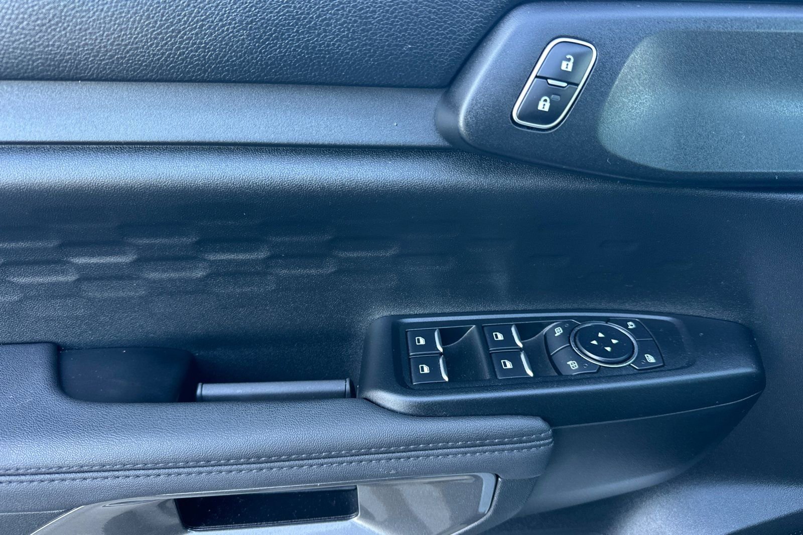 Used 2025 Ford Ranger XLT w/ Black Appearance Package image 11