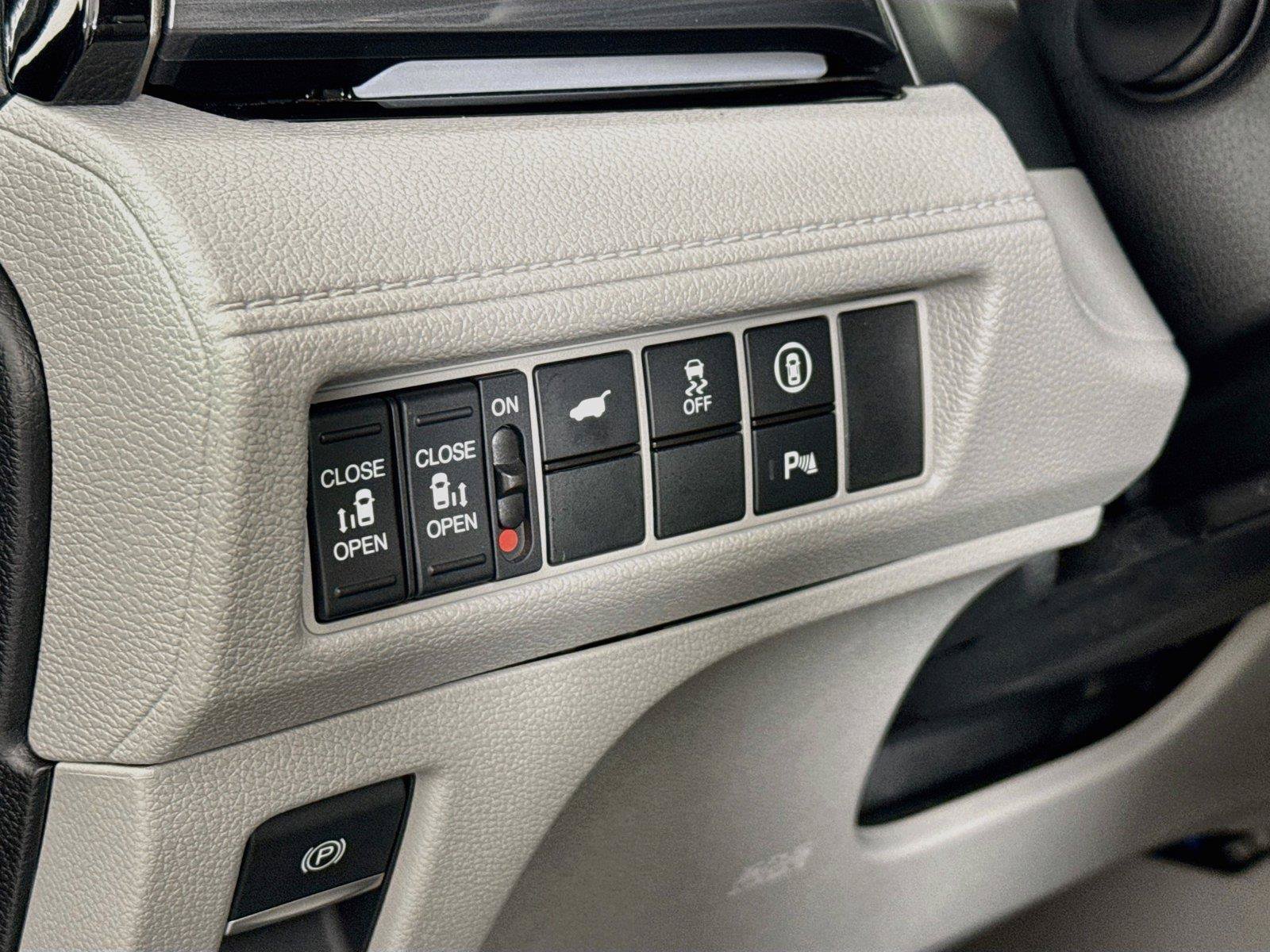Used 2024 Honda Odyssey Elite image 16