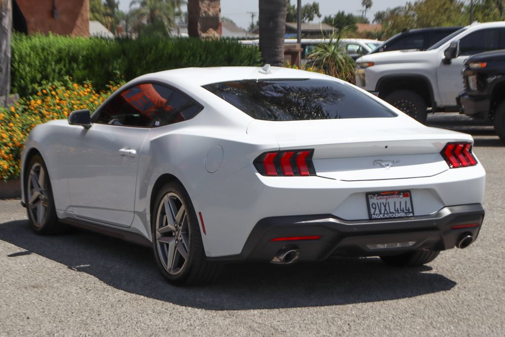 Used 2025 Ford Mustang Coupe RWD image 6