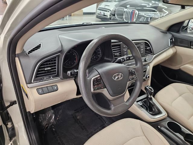 Used 2017 Hyundai Elantra SE w/ Cargo Package image 7